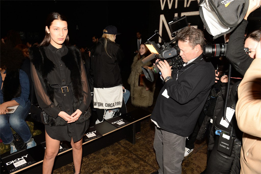 吉吉·哈迪德 (Gigi Hadid) 是美國新生代模特和電視名人